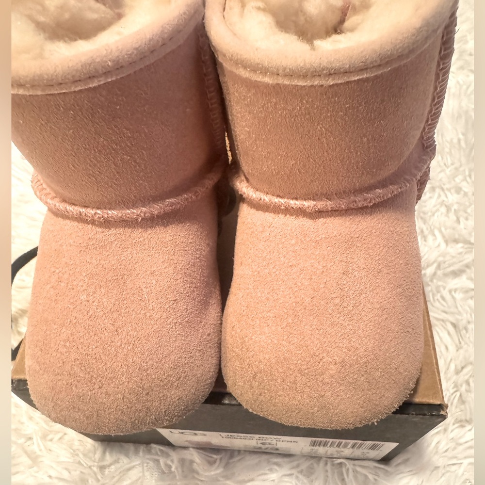 Super cute pink size 2/3 (S) Jesse bow toddler Uggs